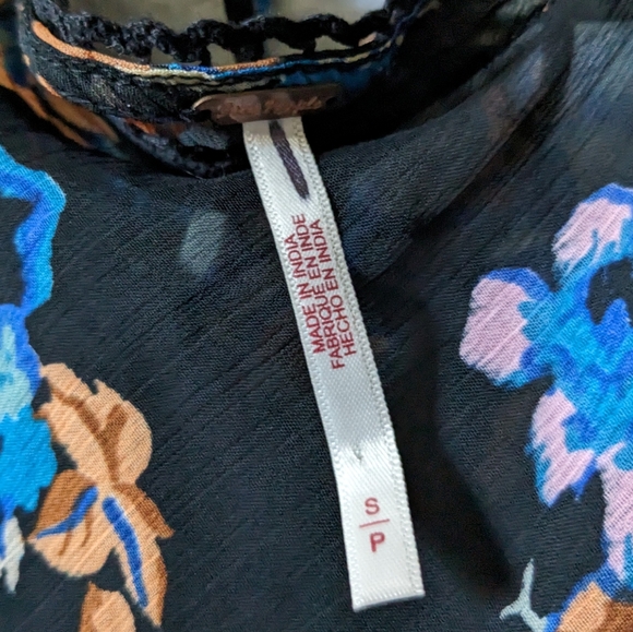 Free People Love to Love Floral Mini Dress Short Flutter Sleeves S EUC Revolve - Picture 11 of 13